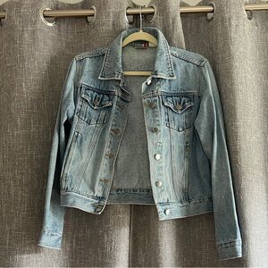 Arizona Jean Company Y2K denim jacket - classic light wash & fitted - Medium